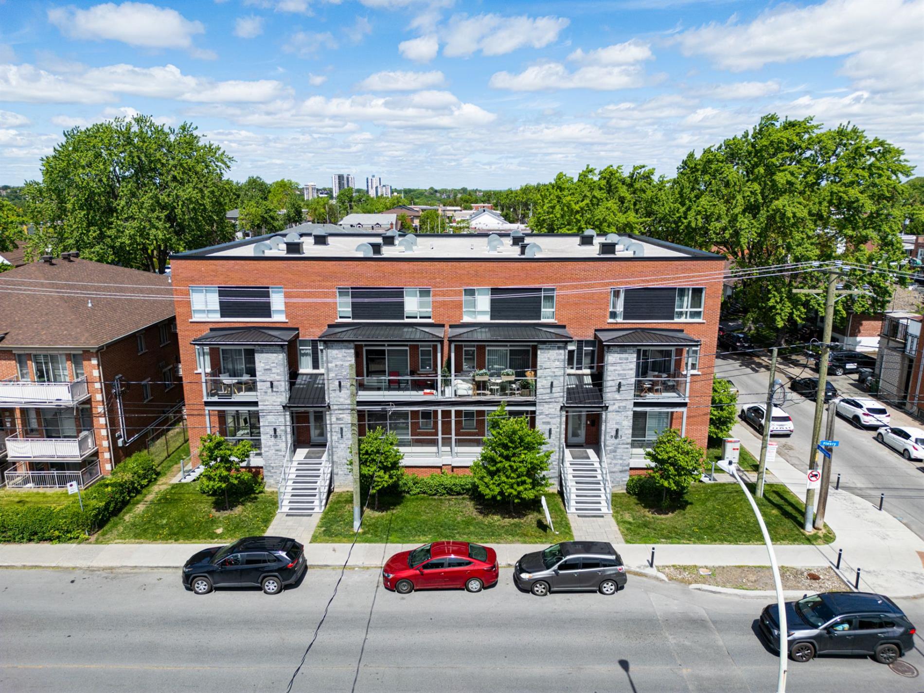 3685 Rue Fleury E. — photo 1