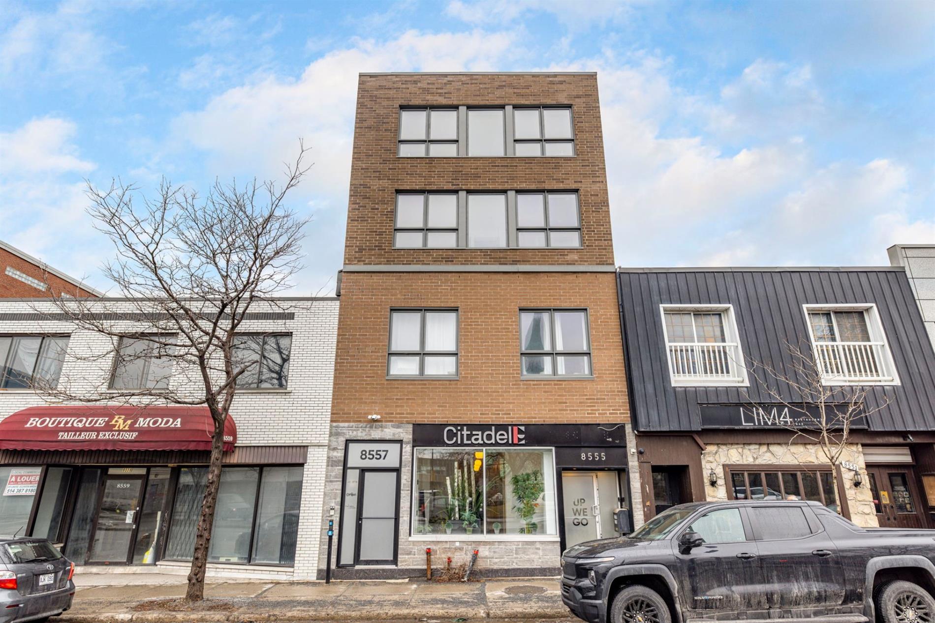 3-8557 Boul. St-Laurent — photo 2