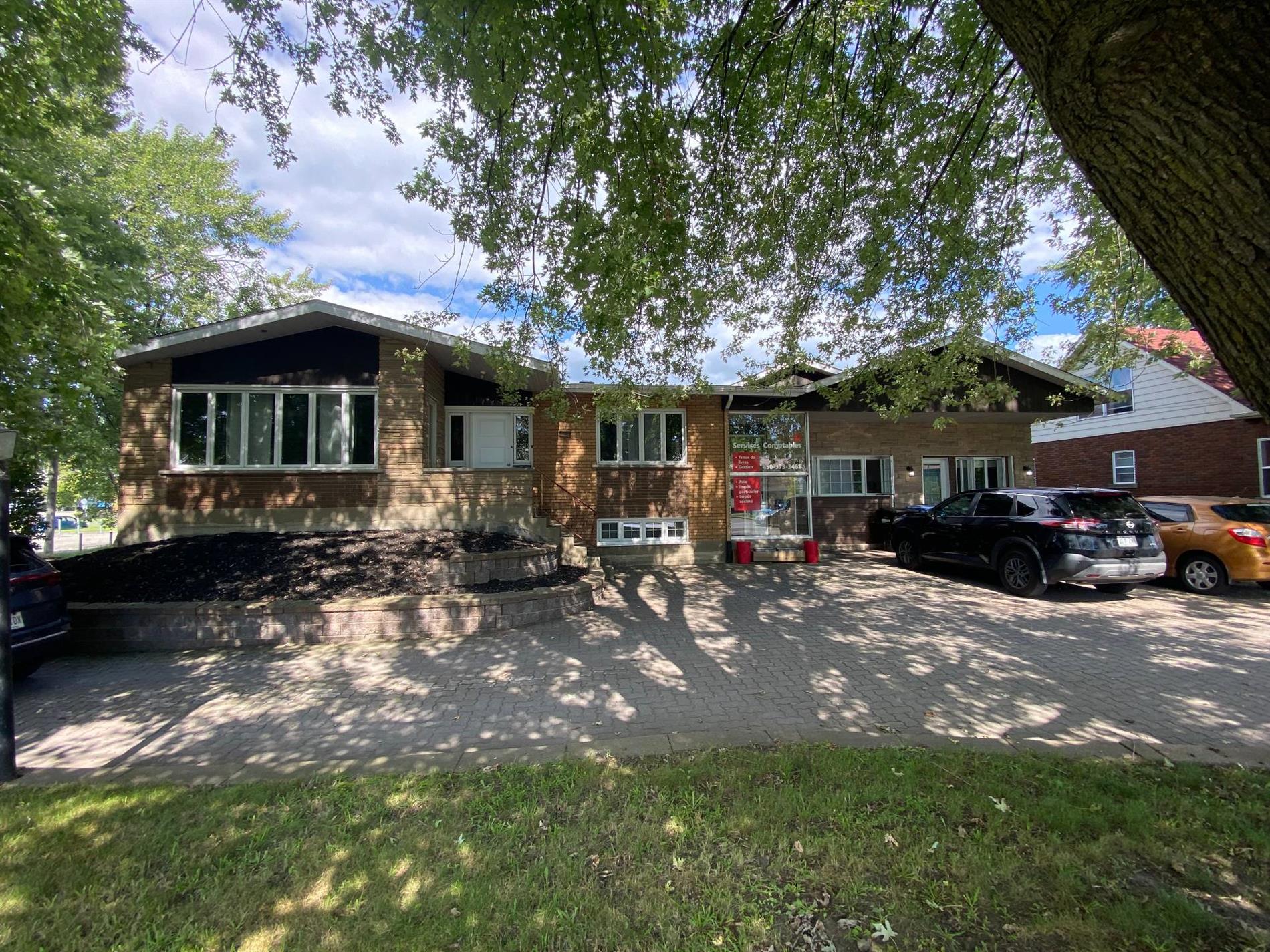 445 Ch. Larocque — photo 1
