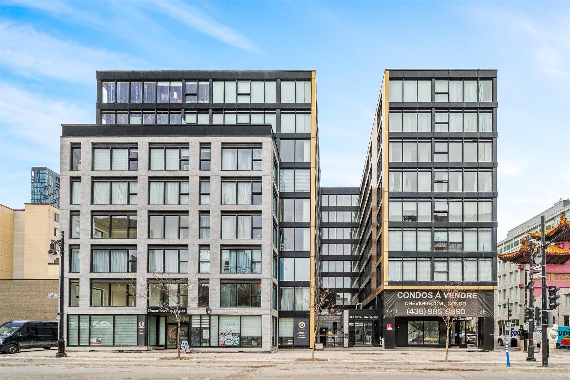 1 Av. Viger O. — photo 1