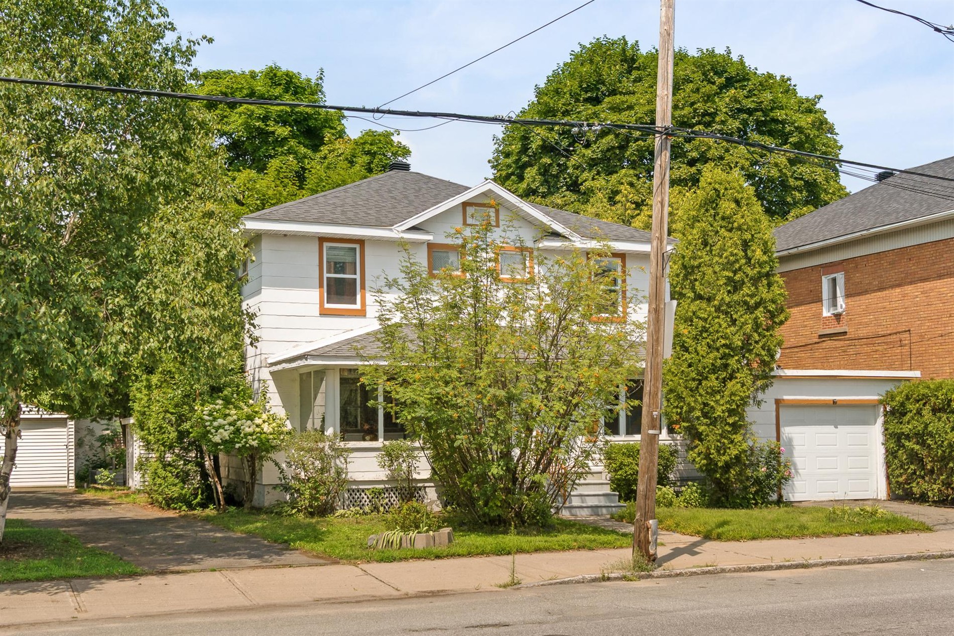 1433 Av. Champlain — photo 3