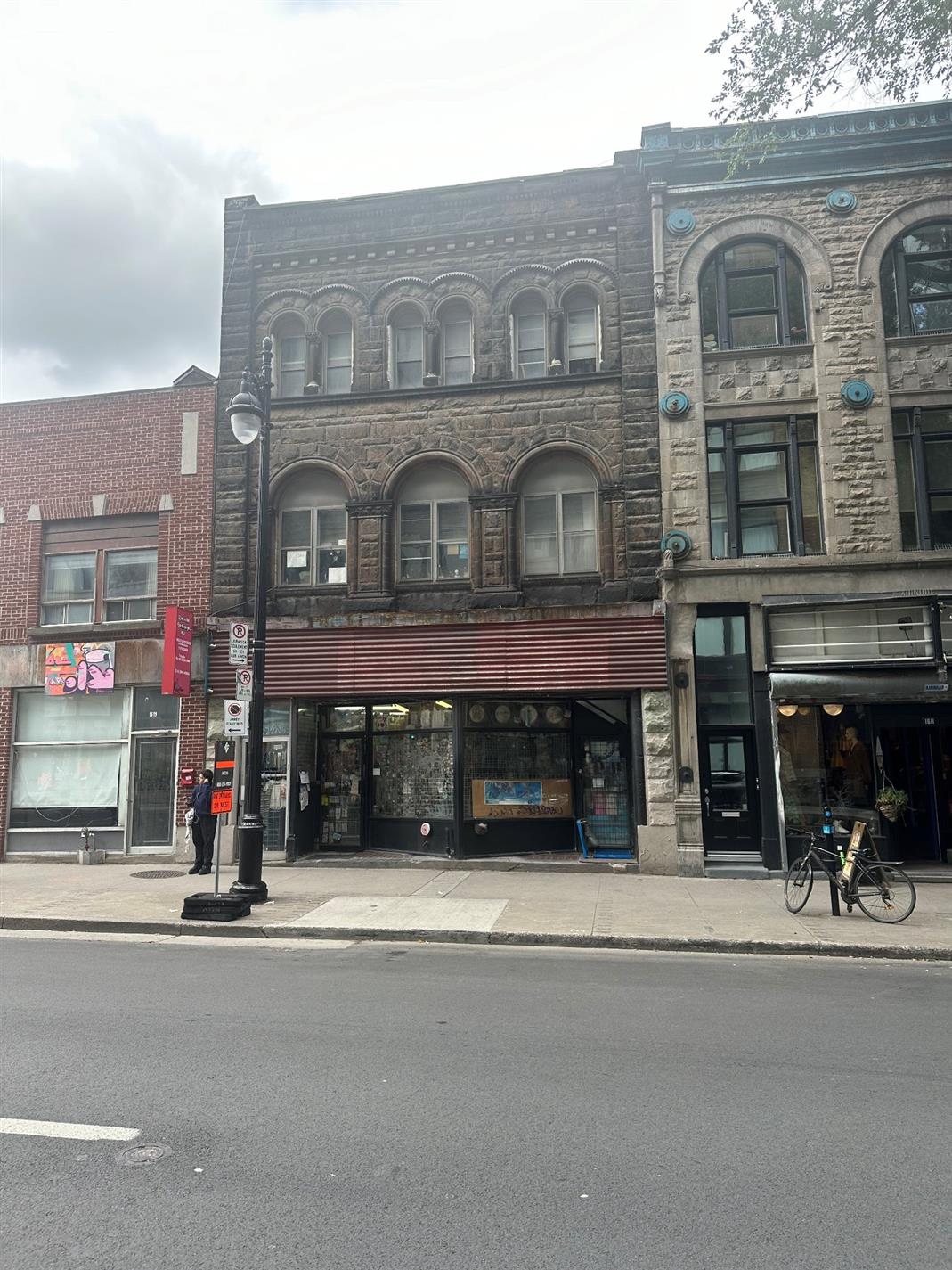 1615-1617 Boul. St-Laurent — photo 1