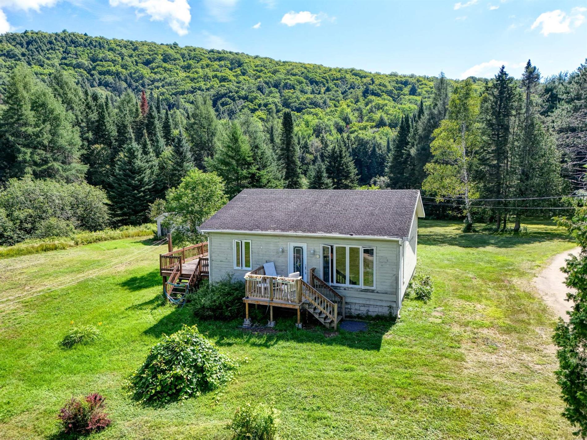 93 Ch. de la Montagne — photo 3