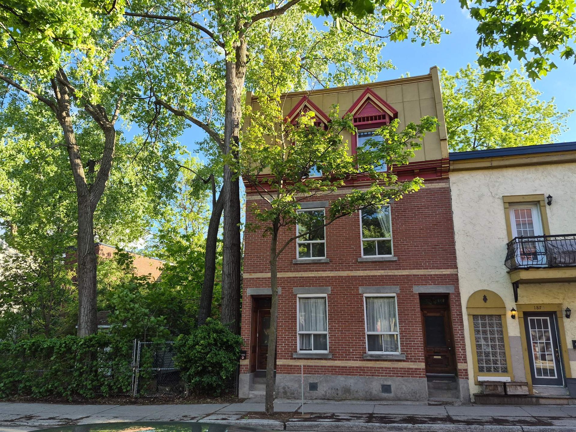 1860-1862 Rue St-André — photo 1