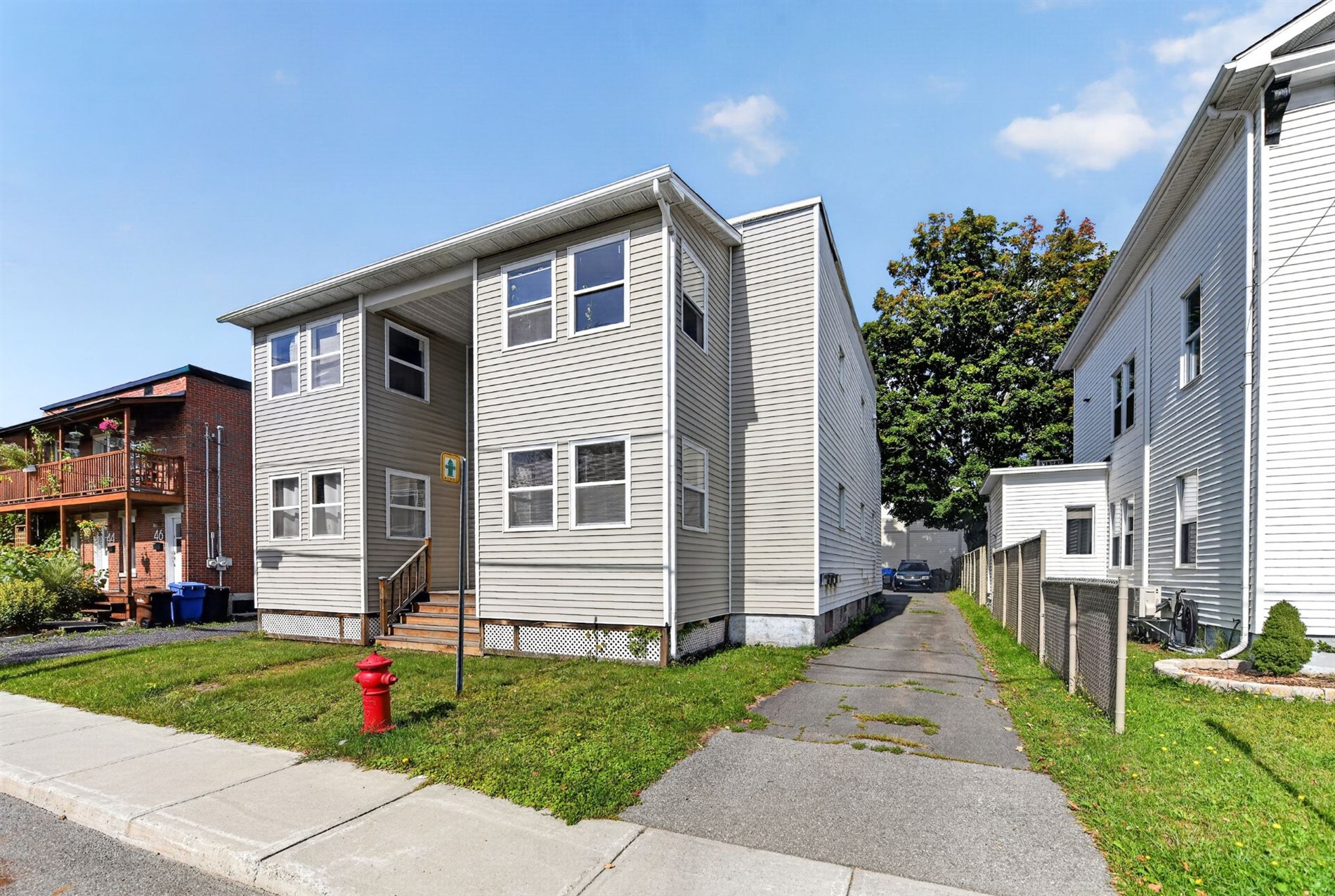 40-42 Rue Laval S. — photo 2