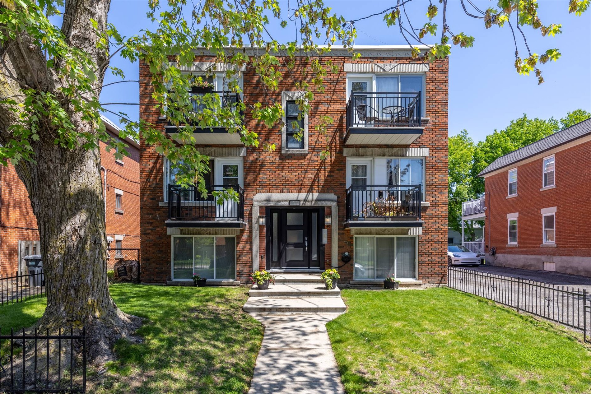 49 Av. du Chalet — photo 1