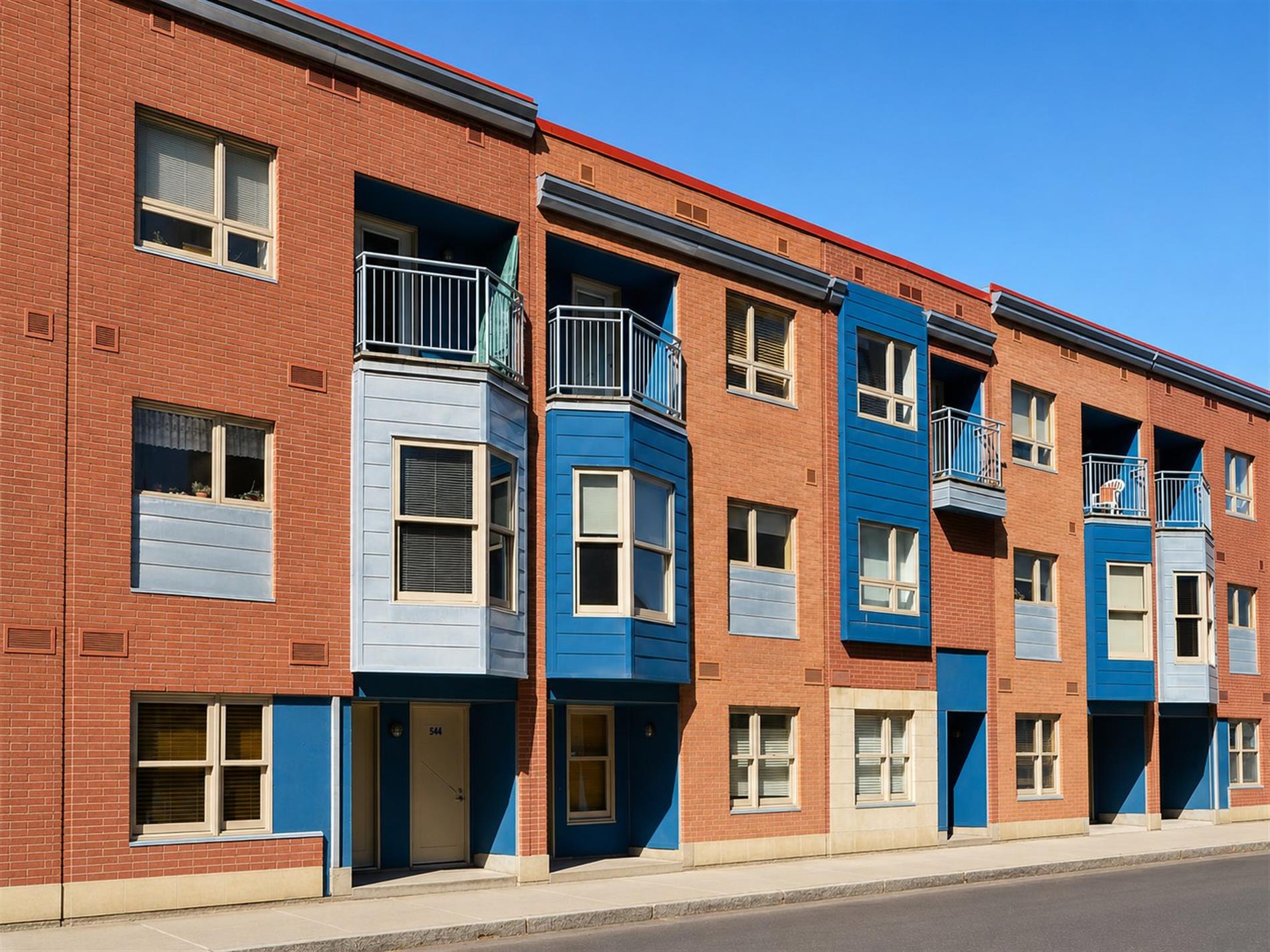 552 Rue St-Vallier E. — photo 1