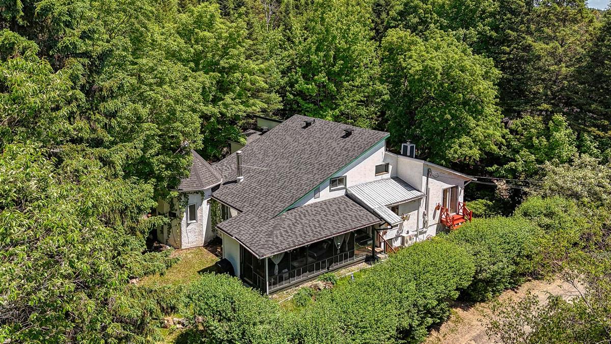 Maison à un étage et demi - 5893 Rue des Musiciens, Val-Morin