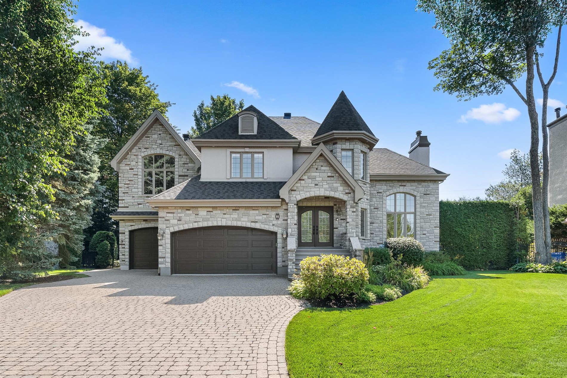 Maison à étages à vendre, Blainville : photo principale