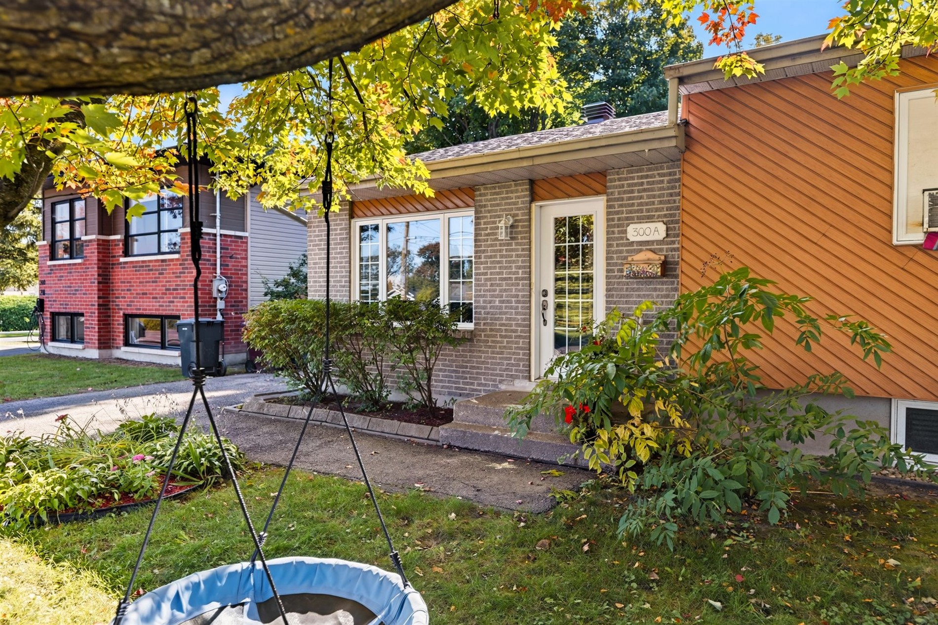 300A 8e Avenue — photo 3