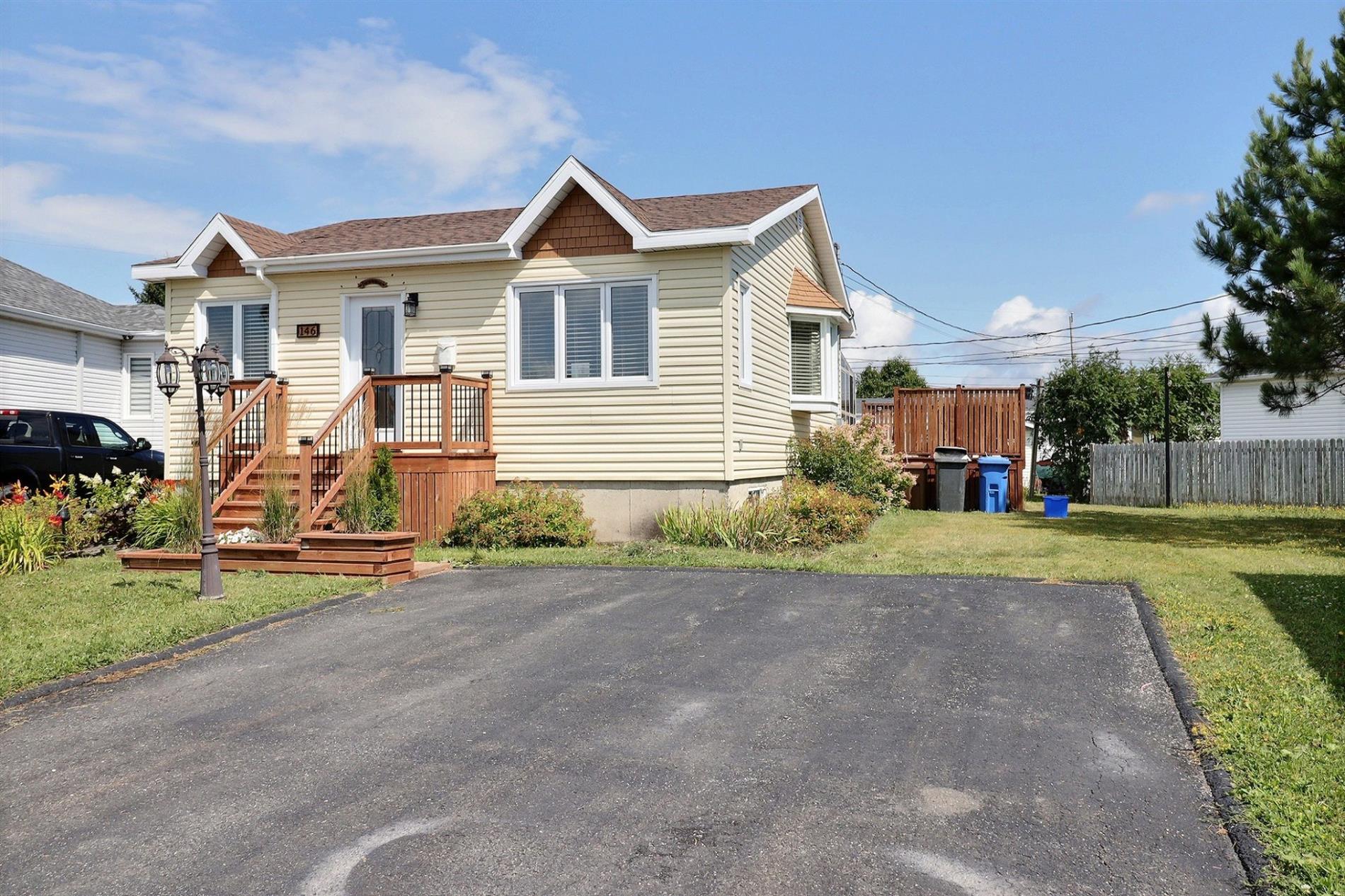 146 Rue des Terrasses N. — photo 1