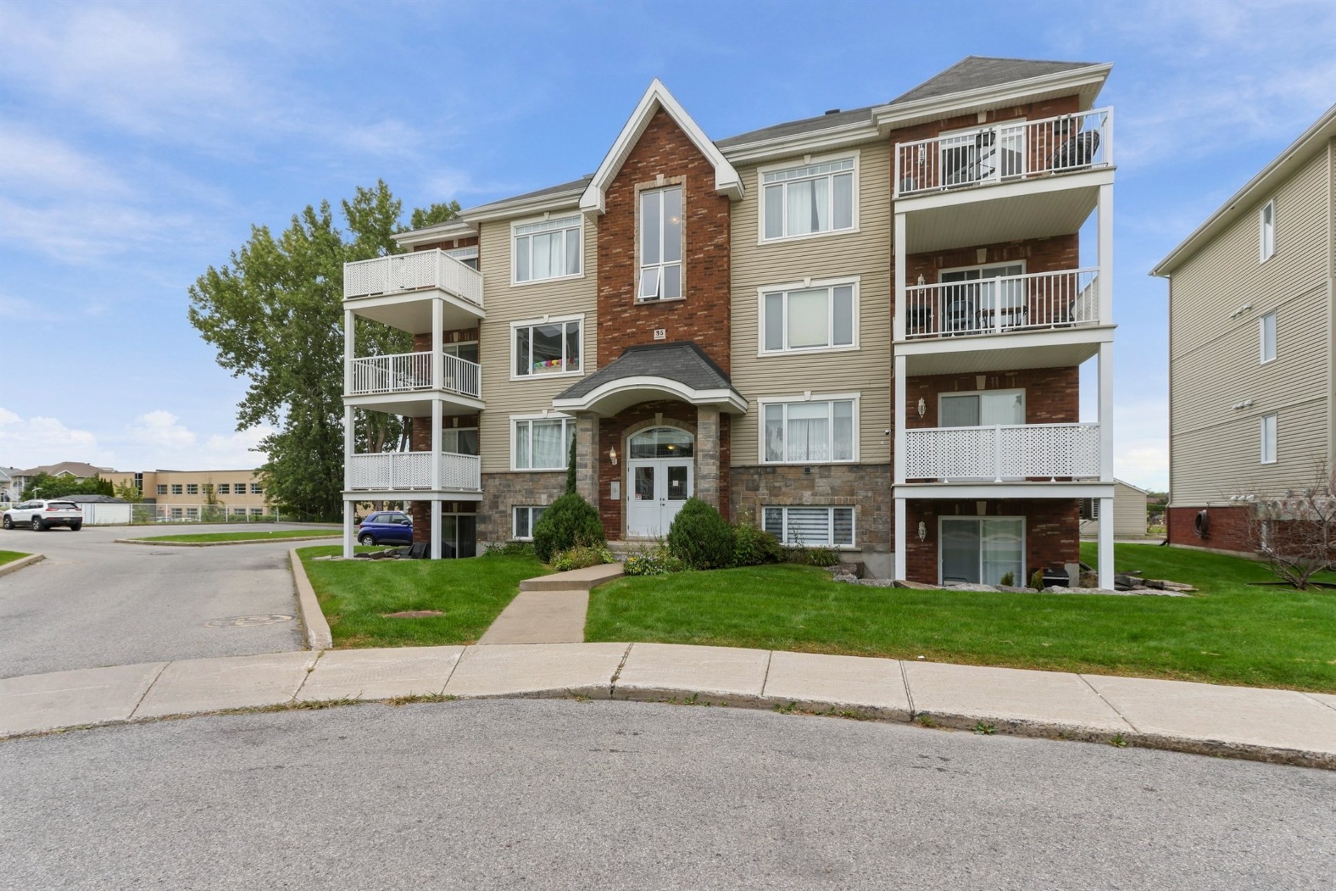 7-95 Rue Lautrec — photo 1