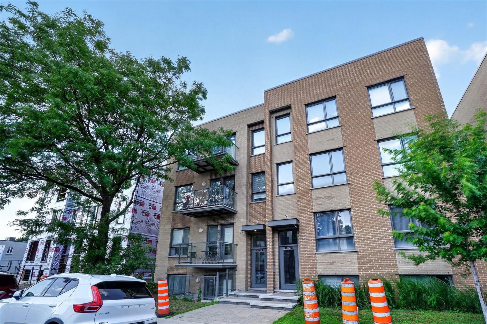 1-10027 Boul. St-Laurent — photo 1