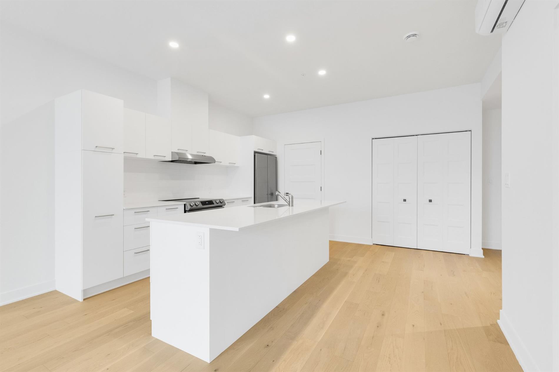 204-5410 Av. Papineau — photo 1