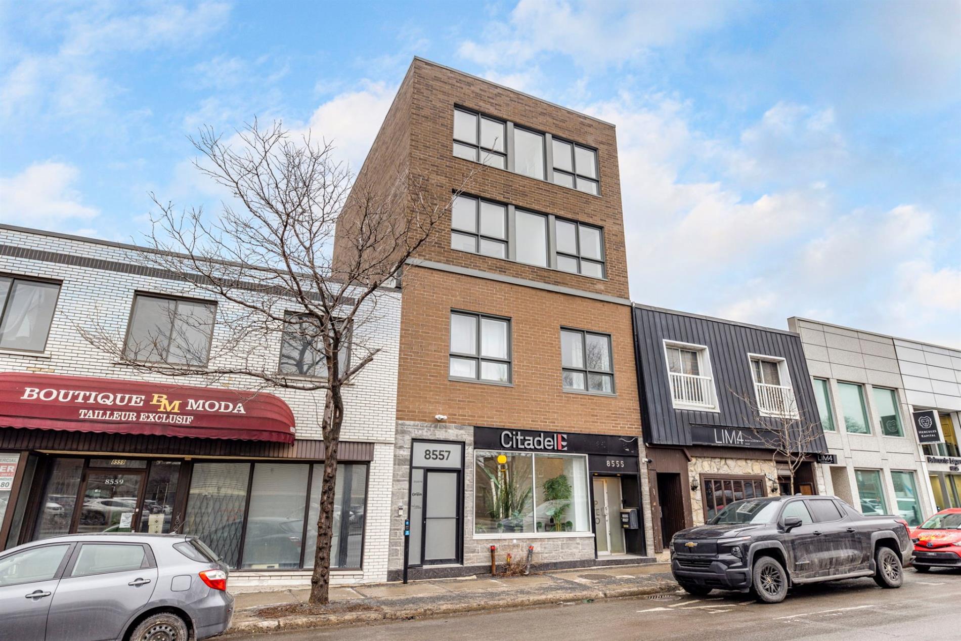 3-8557 Boul. St-Laurent — photo 3
