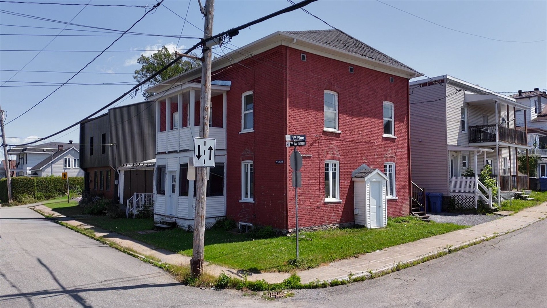 97-99 7e Avenue — photo 1