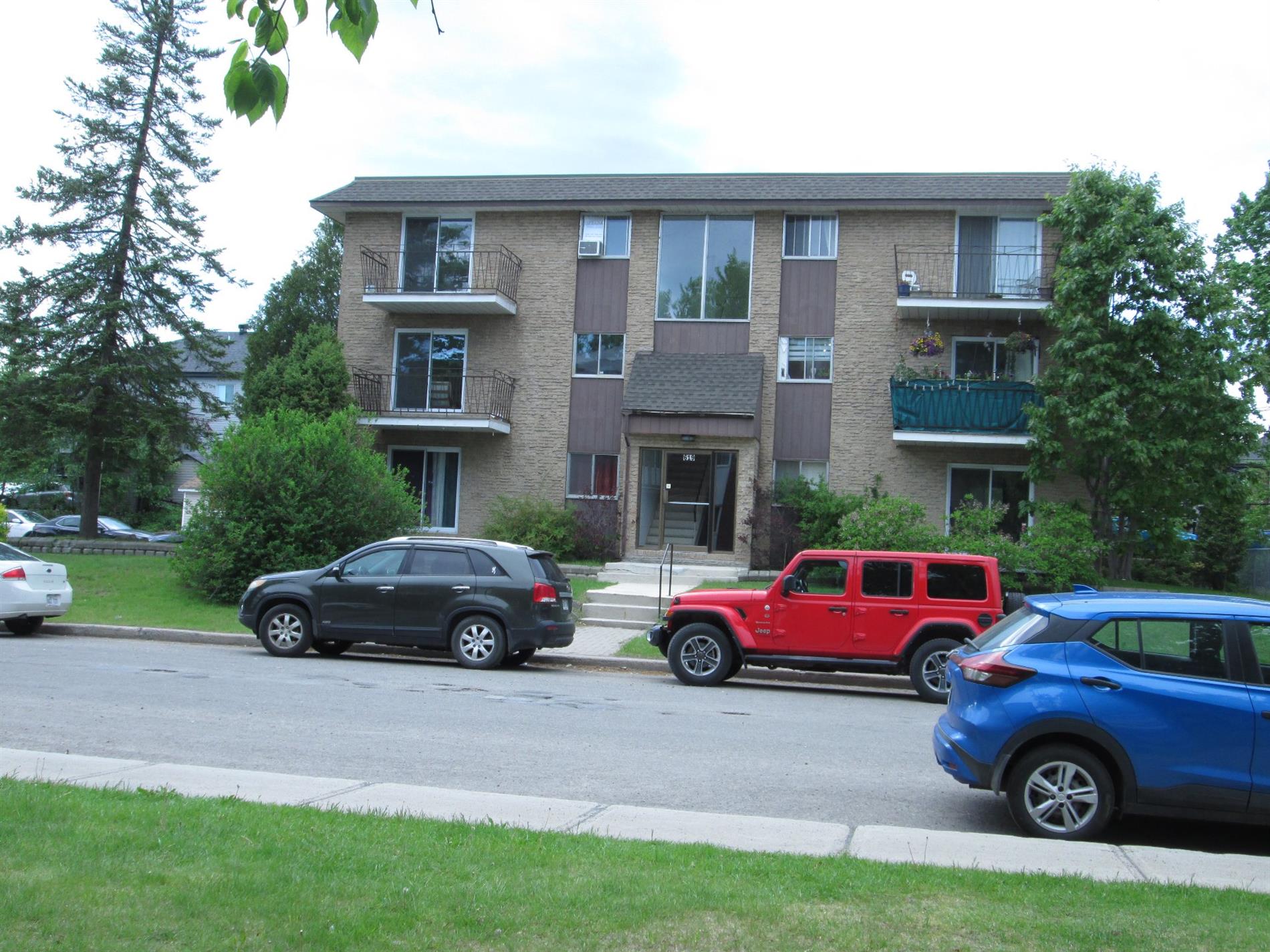 619 Rue Vanier — photo 1