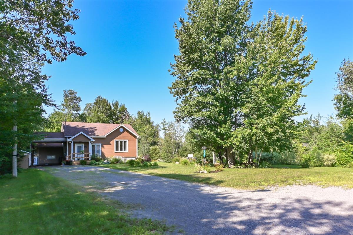 Bungalow - 337 Rue Nina, Sainte-Sophie