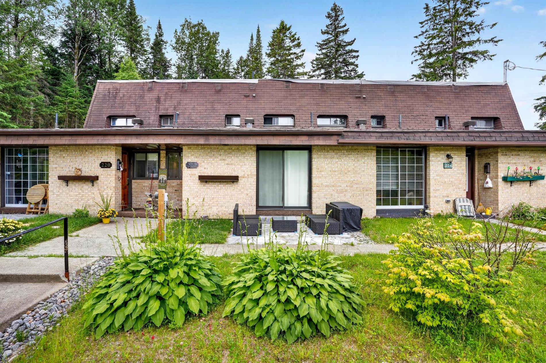 222 Rue Desjardins — photo 1