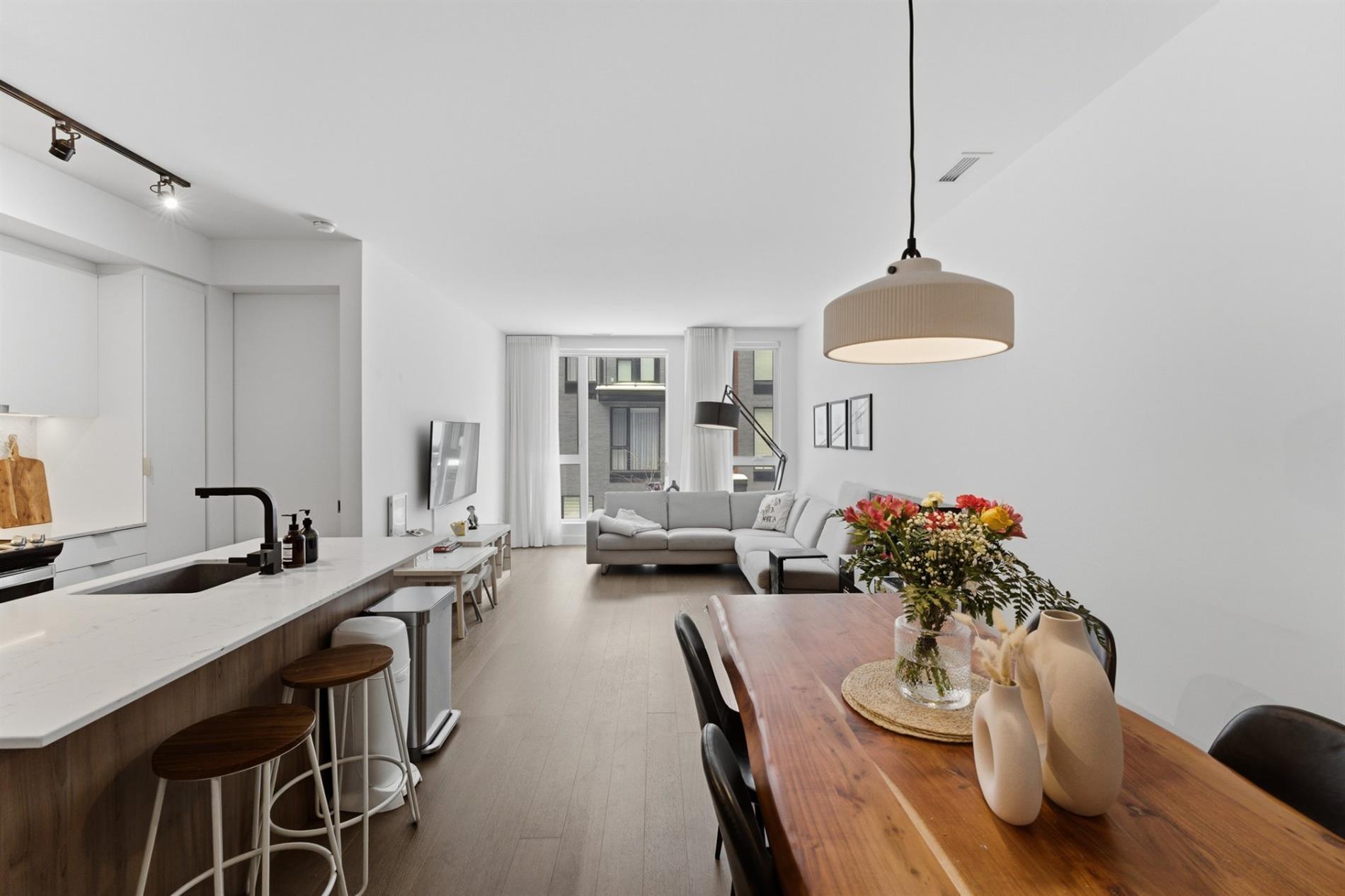 1883Z Rue Suzanne-Coallier — photo 3