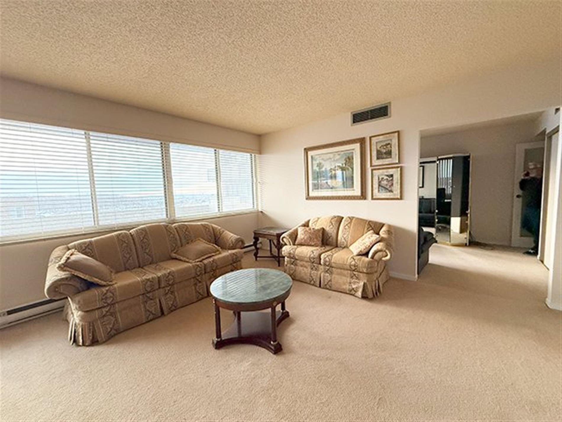 802-6635 Ch. Mackle — photo 2