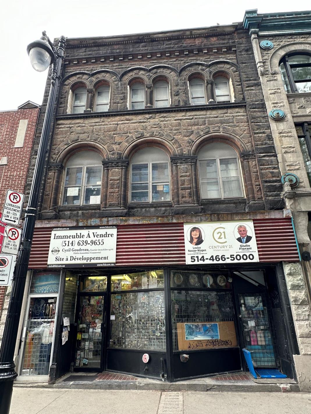 1615-1617 Boul. St-Laurent — photo 2
