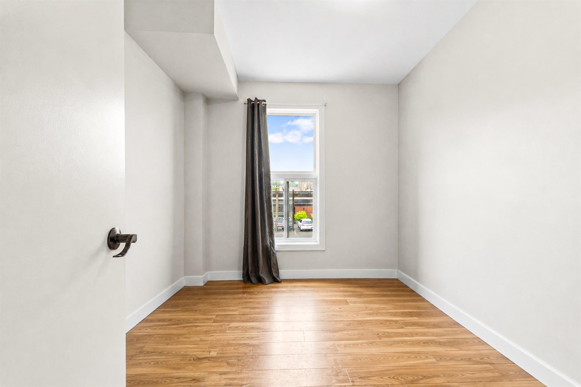 2049-2051 Boul. du Curé-Labelle — photo 2