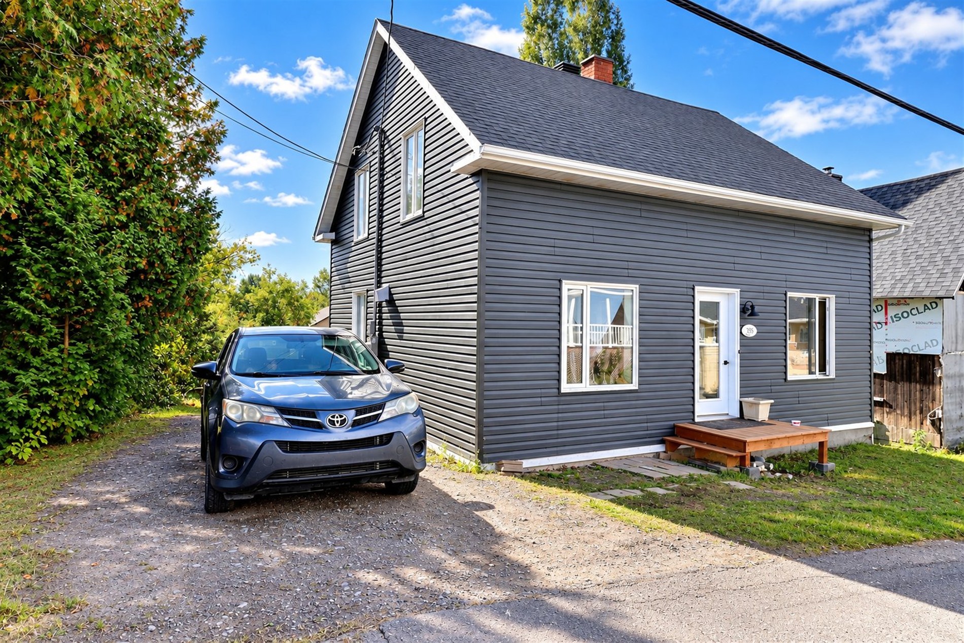 235 Rue Bernier — photo 1