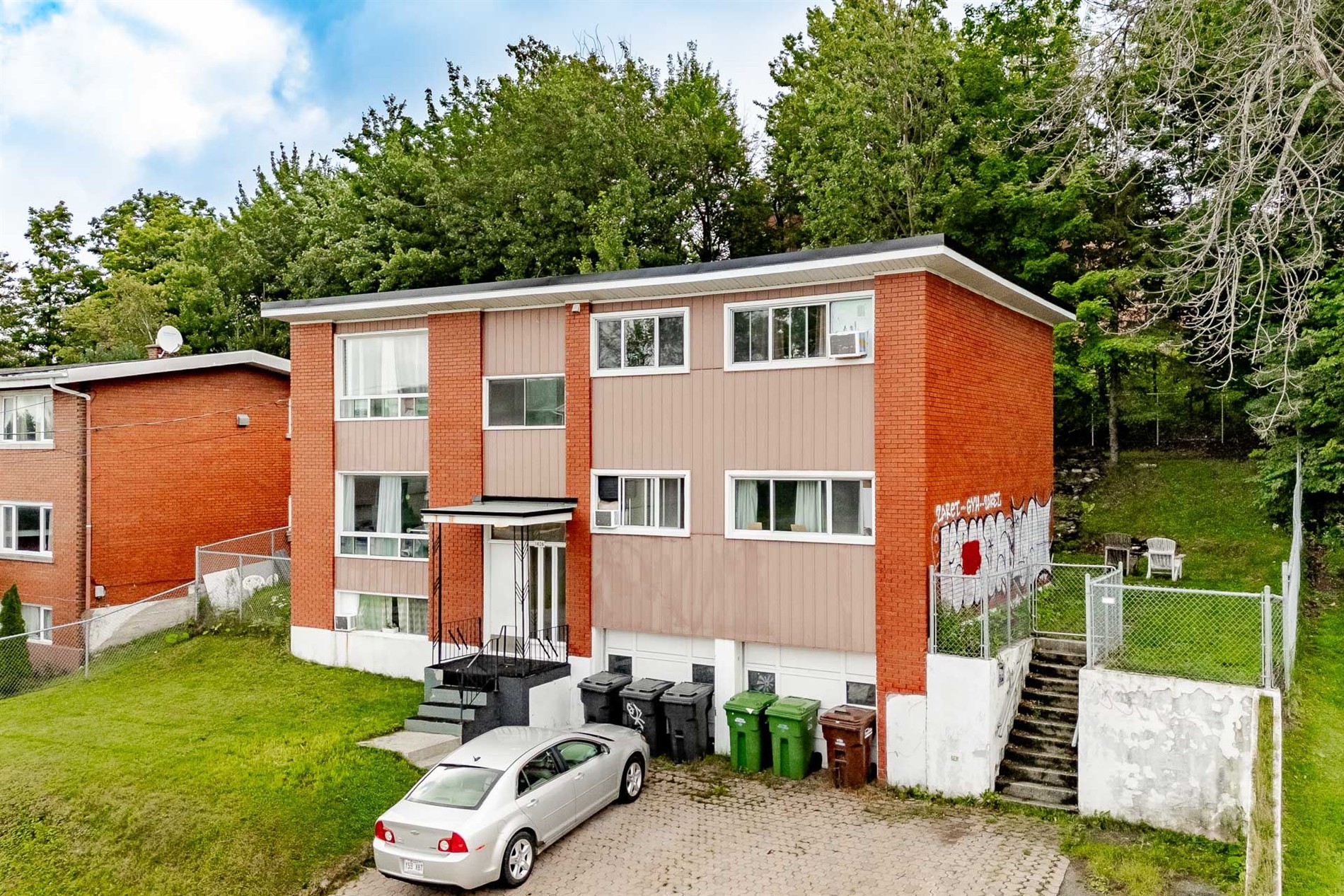 1406 Rue Dunant — photo 1