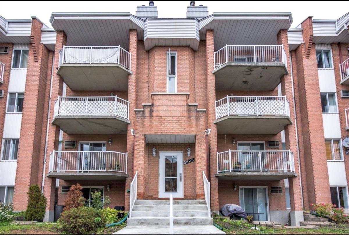 Appartement / Condo - 3825 Boul. Le Carrefour, Laval (Chomedey)