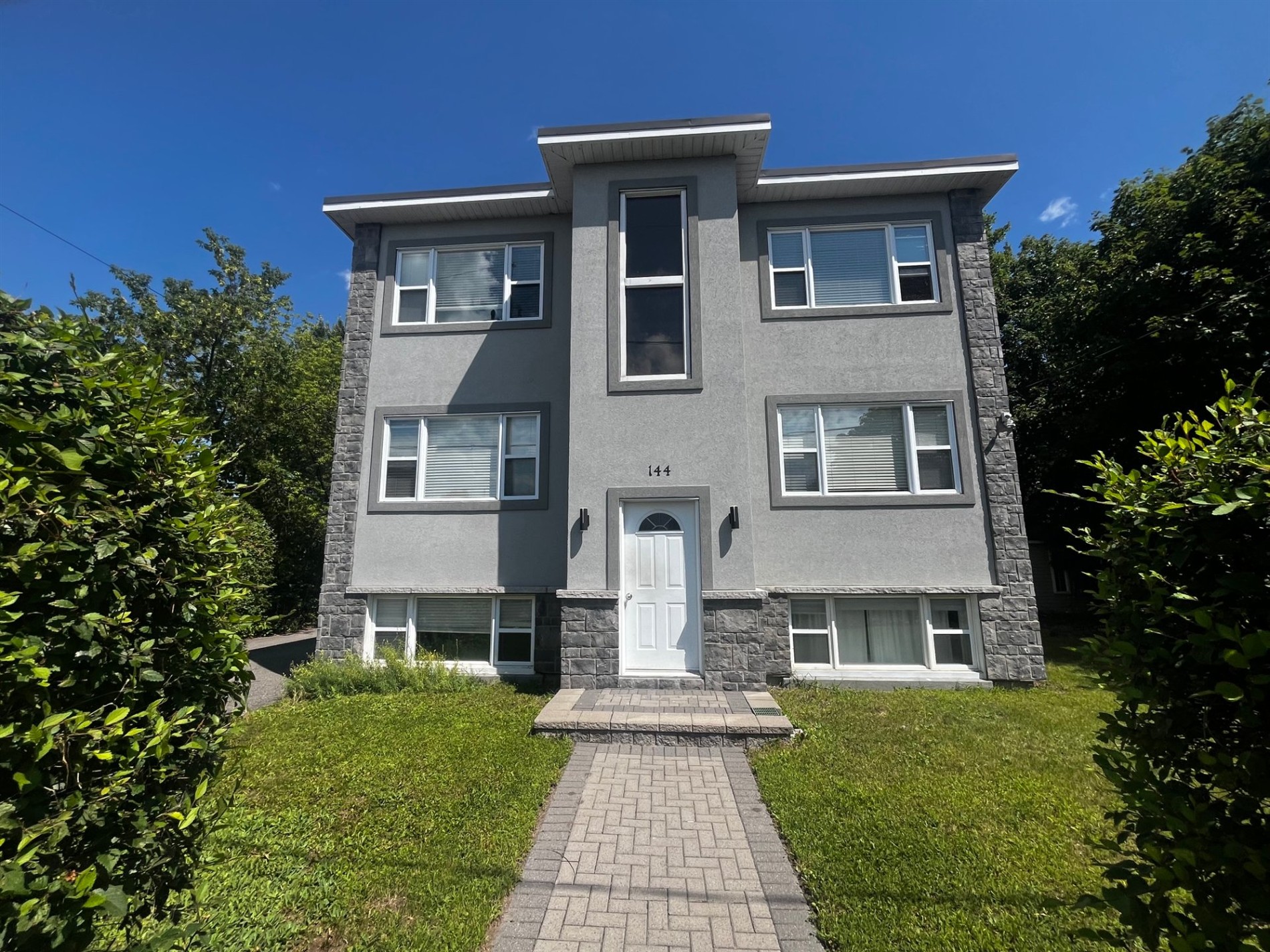 144 Rue Lévesque — photo 1