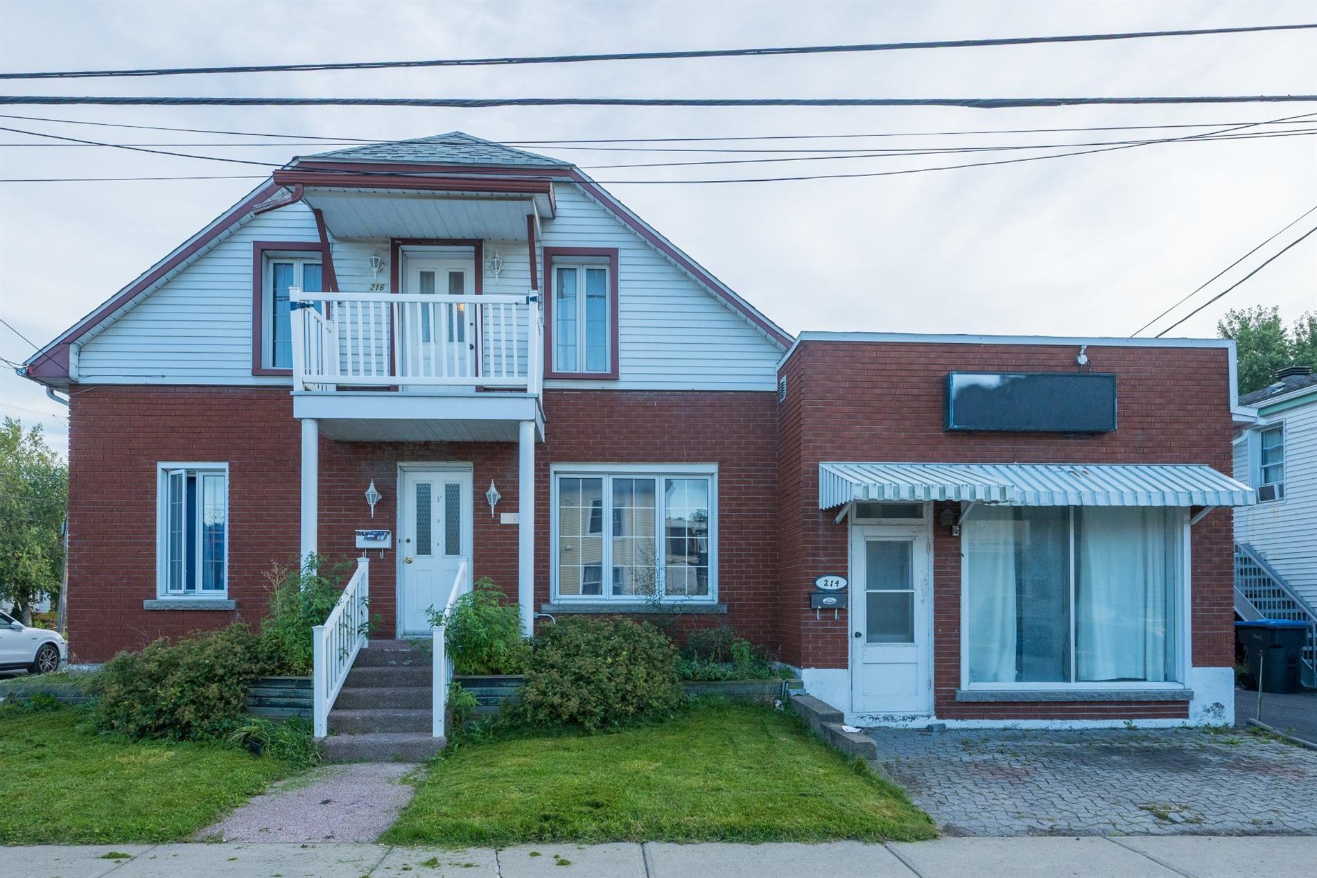 214-216 Rue Mayrand — photo 1