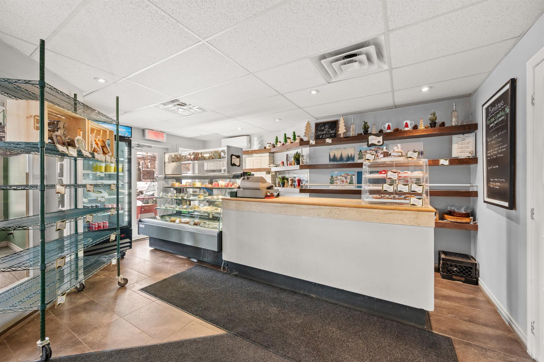 2489 Rue de l'Église — photo 1