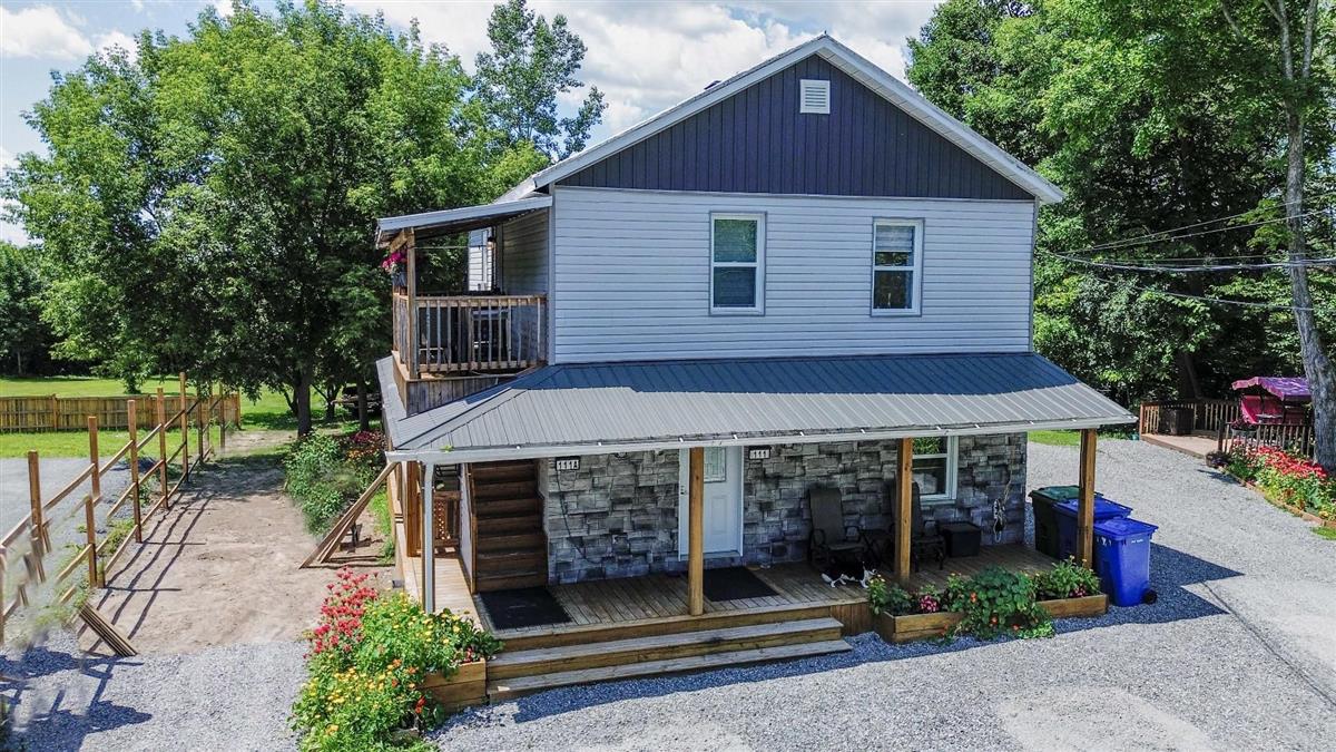 Duplex - 111-111A Rue Principale, Grenville