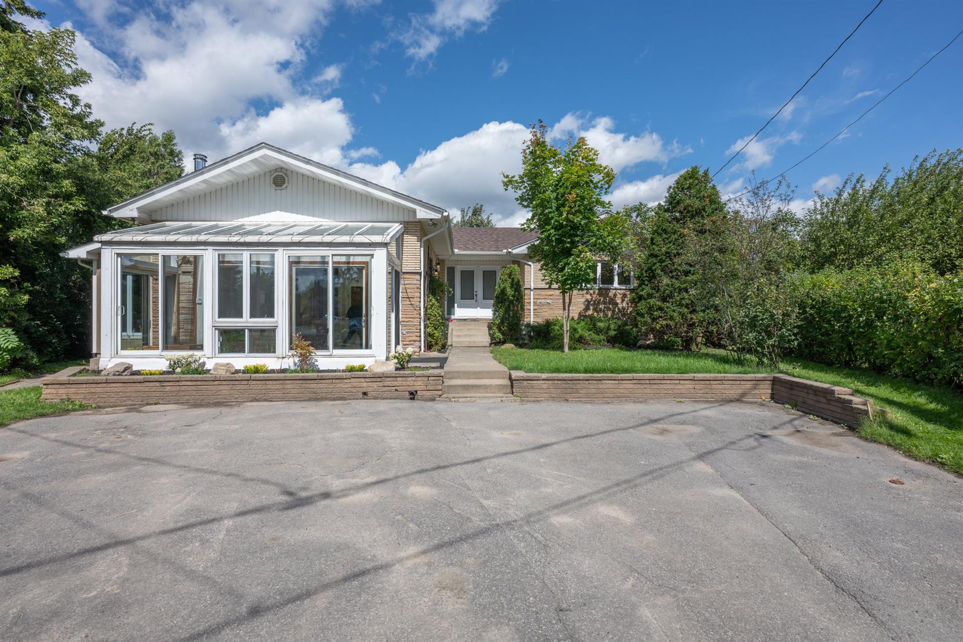 717 Av. J.-A.-Savoie — photo 1