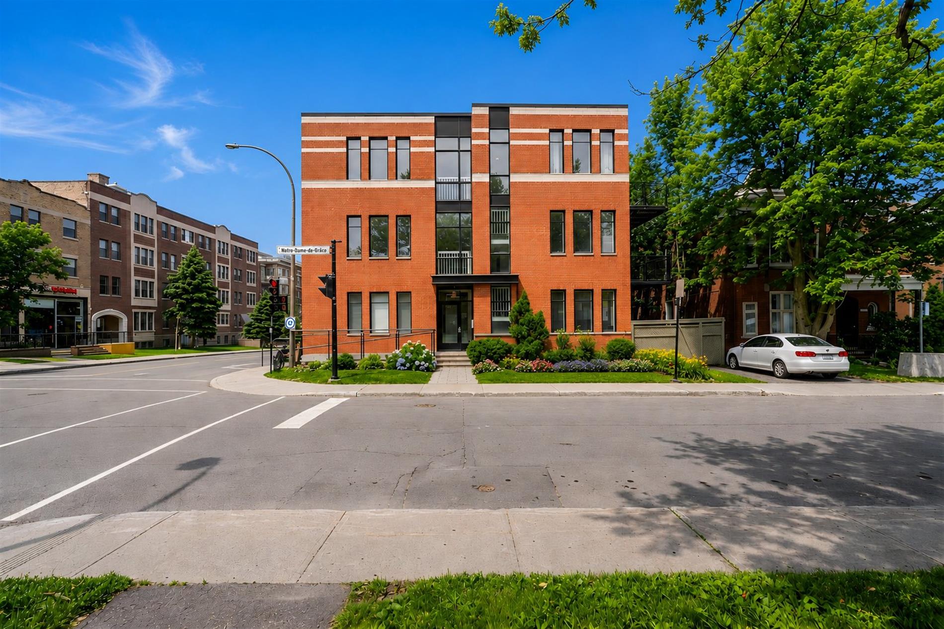 201-3860 Boul. Décarie — photo 1