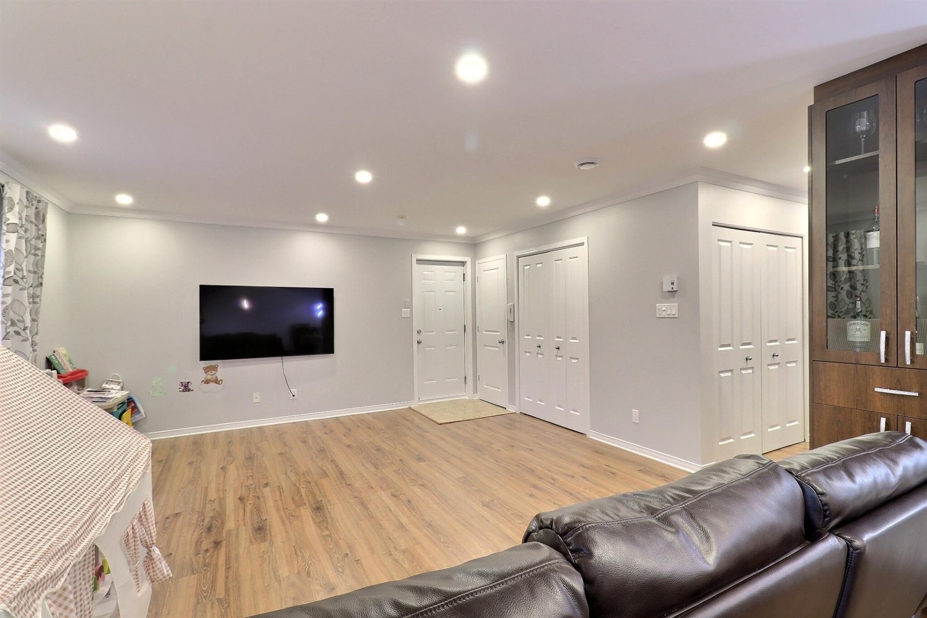 4-113 Rue St-Hubert — photo 3