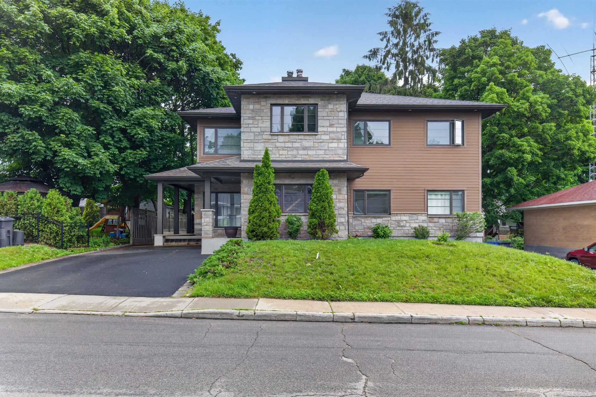 1249-1251 Rue du Sieur-d'Argenteuil — photo 1