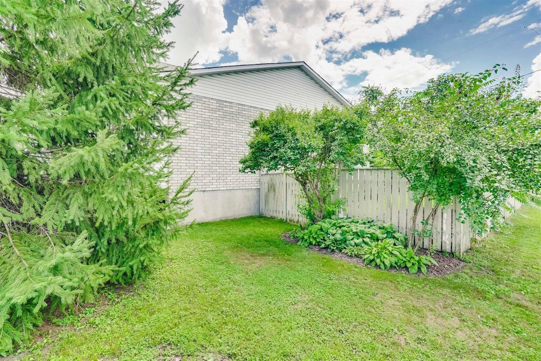 203 Rue des Oeillets — photo 3