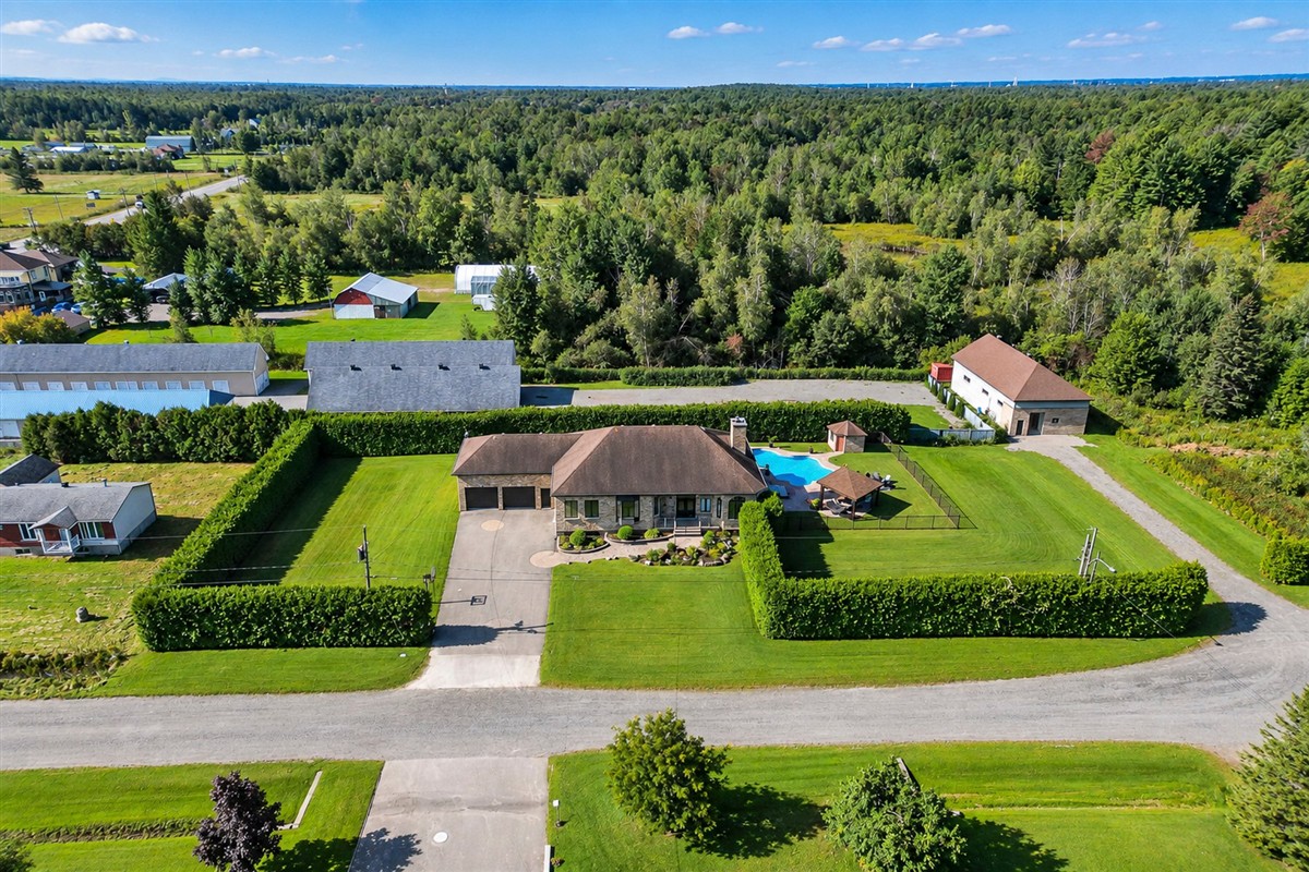Maison de plain-pied - 605 Rue Therrien, Sainte-Sophie