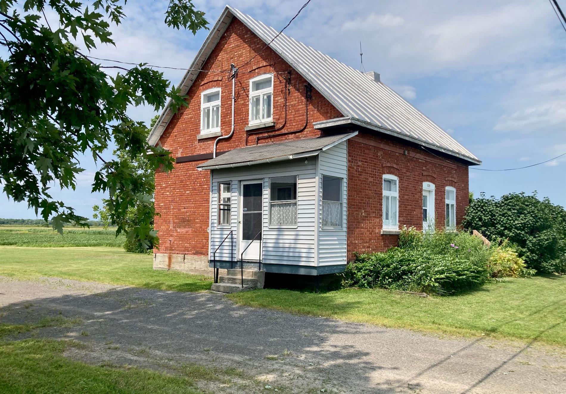 12281Z Rg Giroux — photo 1