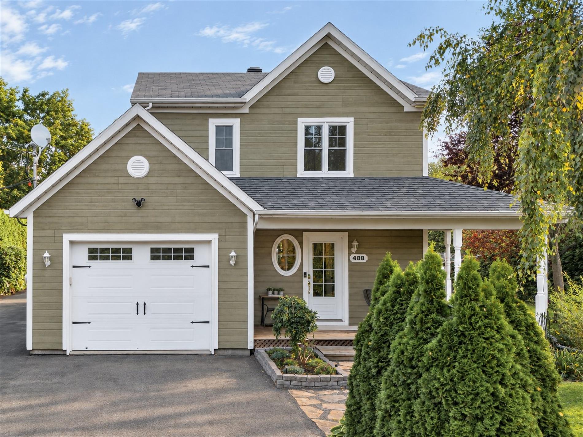 488 84e Avenue — photo 1