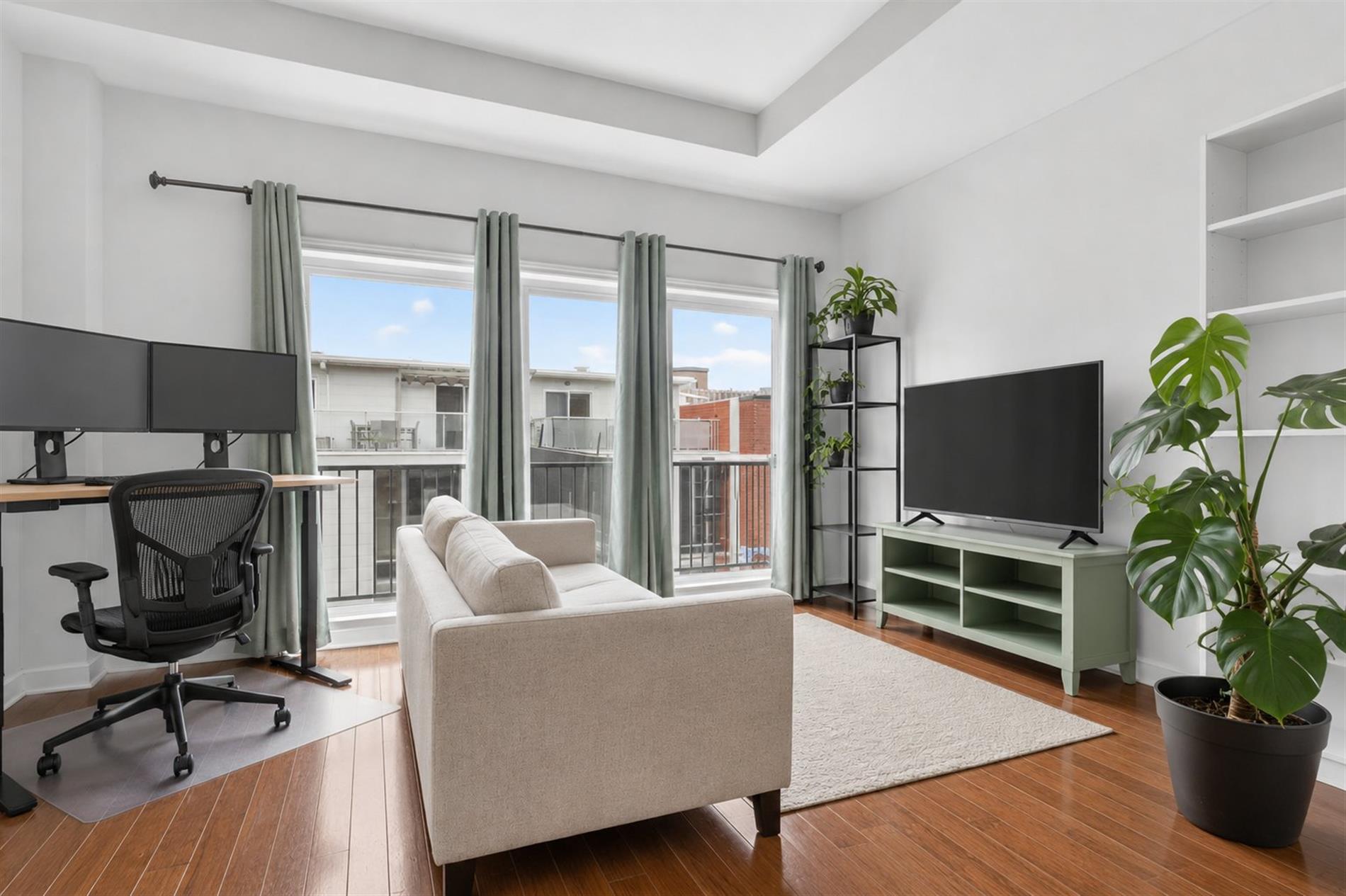 303-2023 Av. Papineau — photo 2