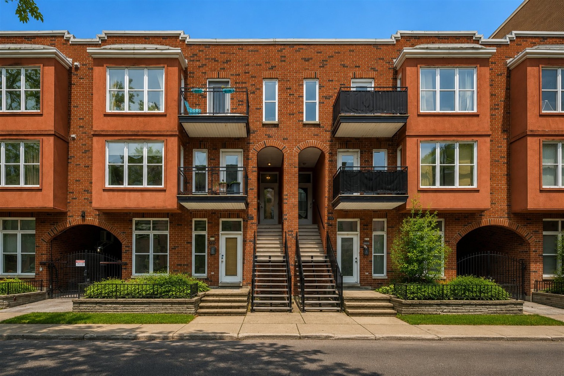 1-1256 Rue Ste-Élisabeth — photo 1