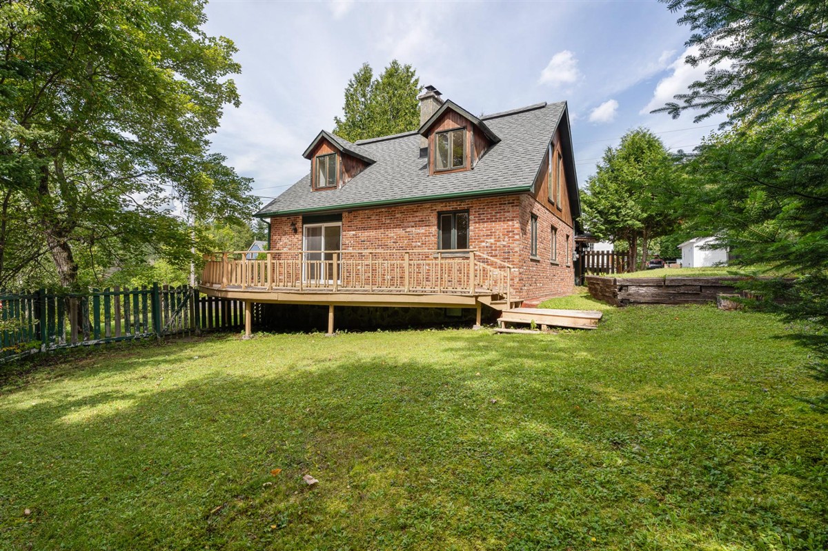 Maison à étages - 2506 Rue du Centre, Val-David