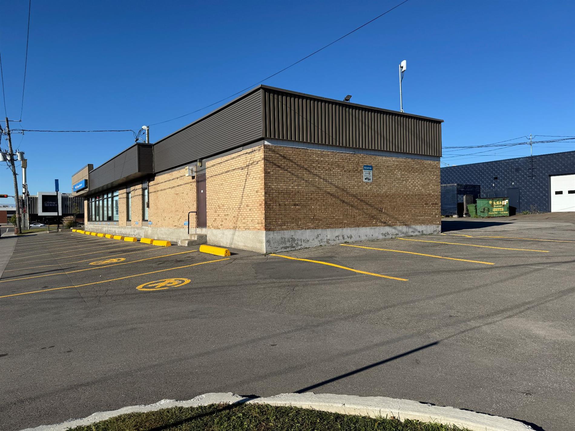 511 Boul. des Laurentides — photo 3