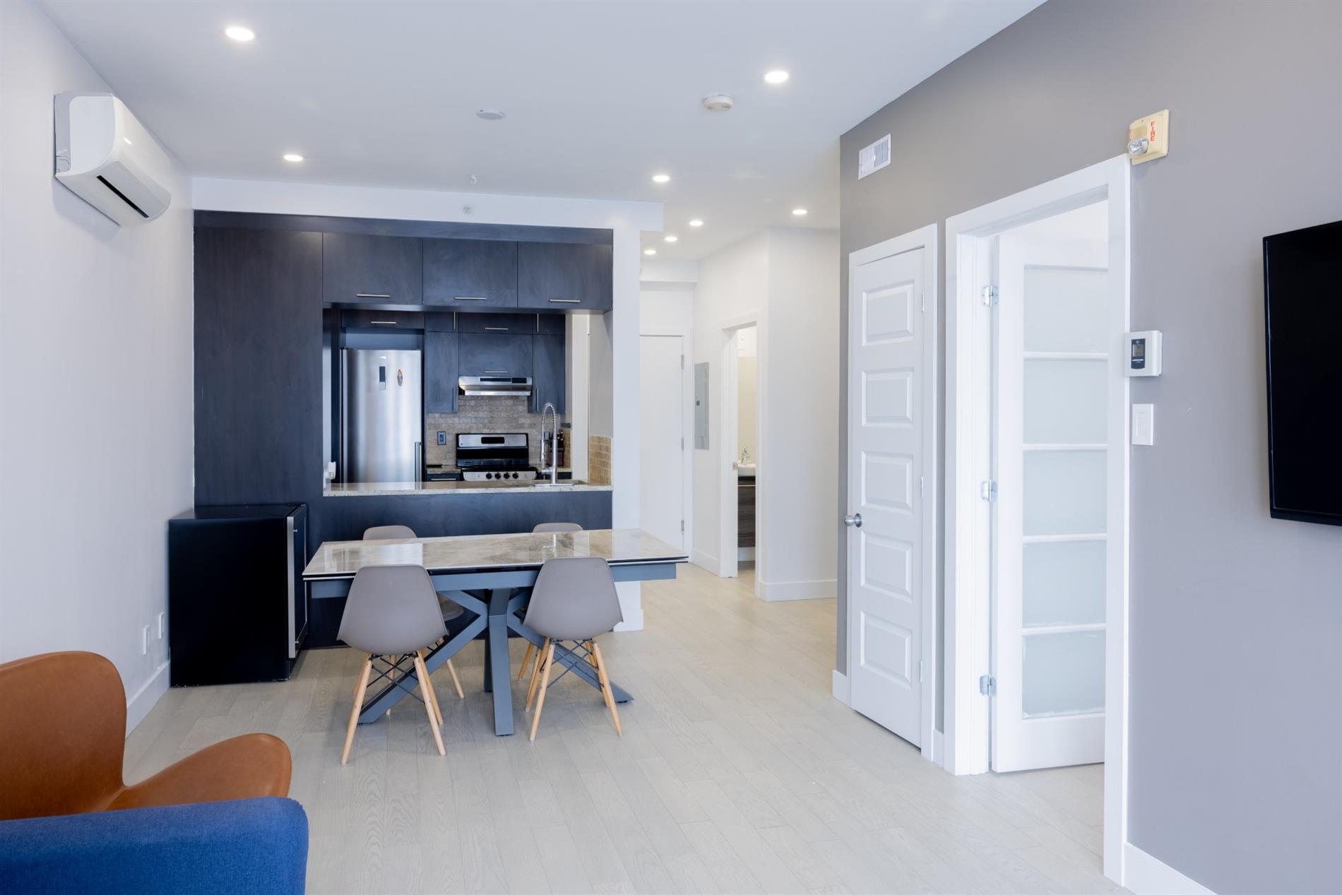 414-1210 Rue St-Antoine E. — photo 2