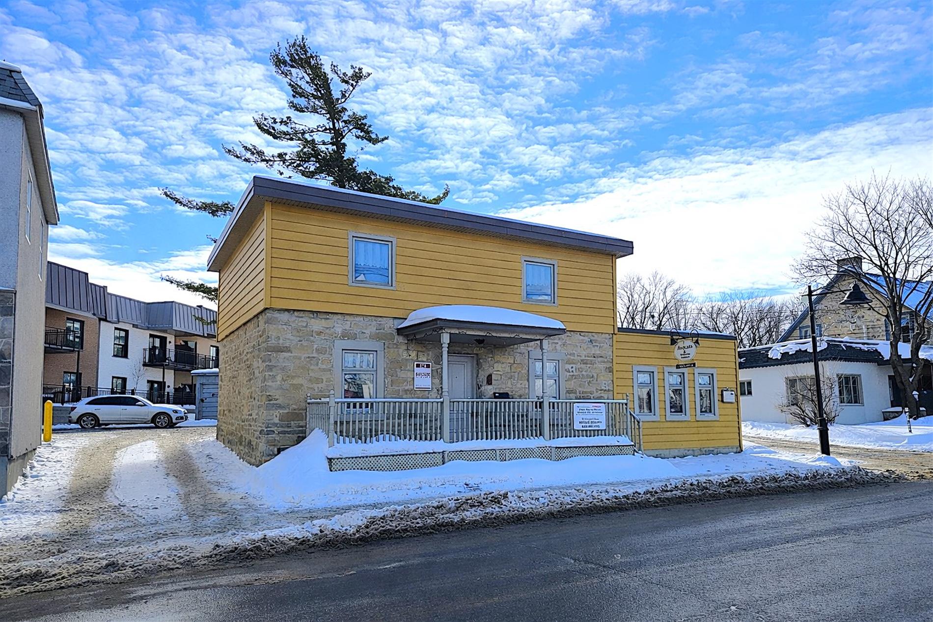 174Z-176Z Boul. Ste-Rose — photo 1