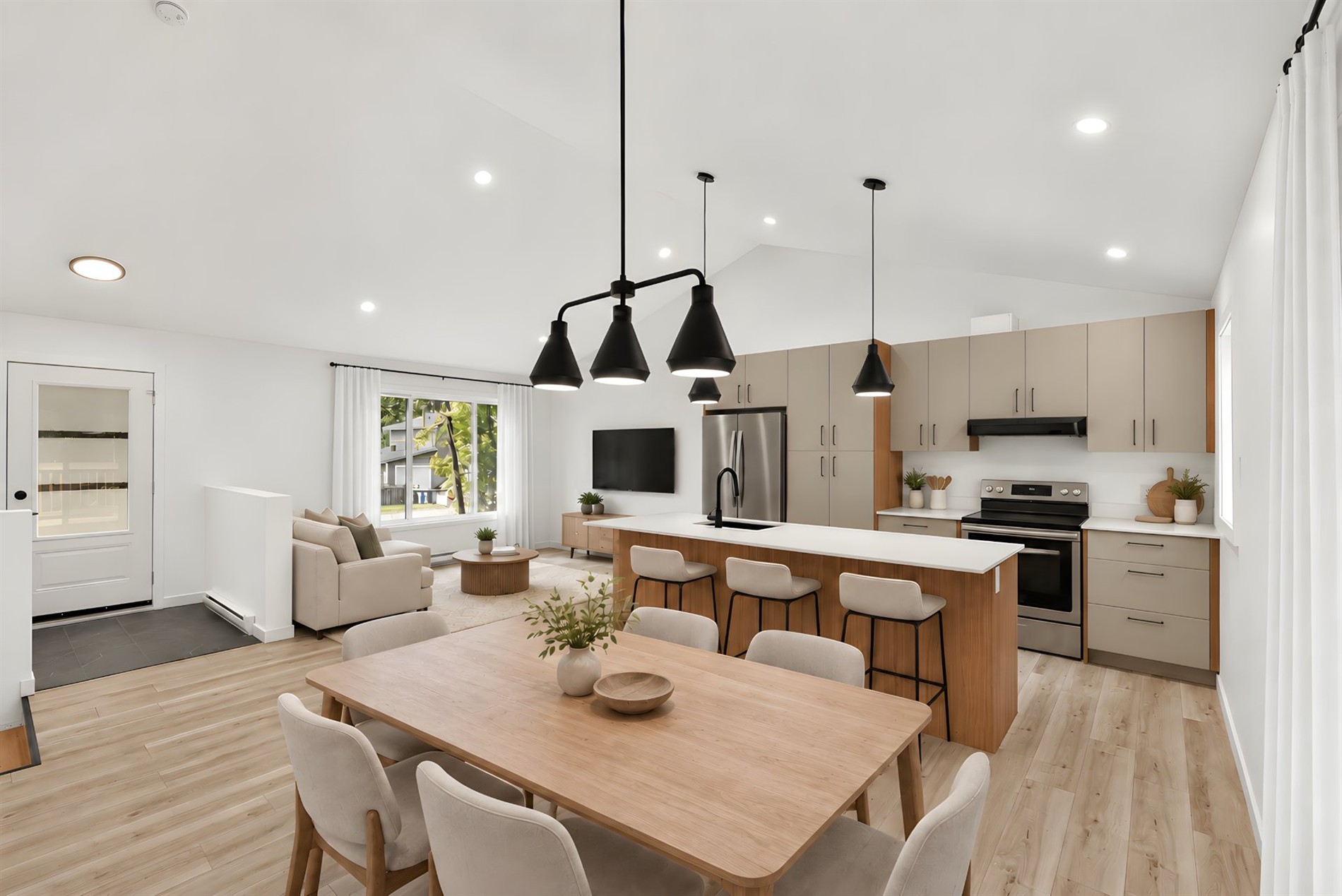 2460 Rue Doré — photo 3