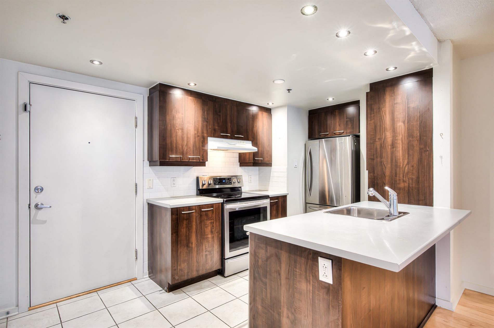 605-4235 Av. Prince-of-Wales — photo 3